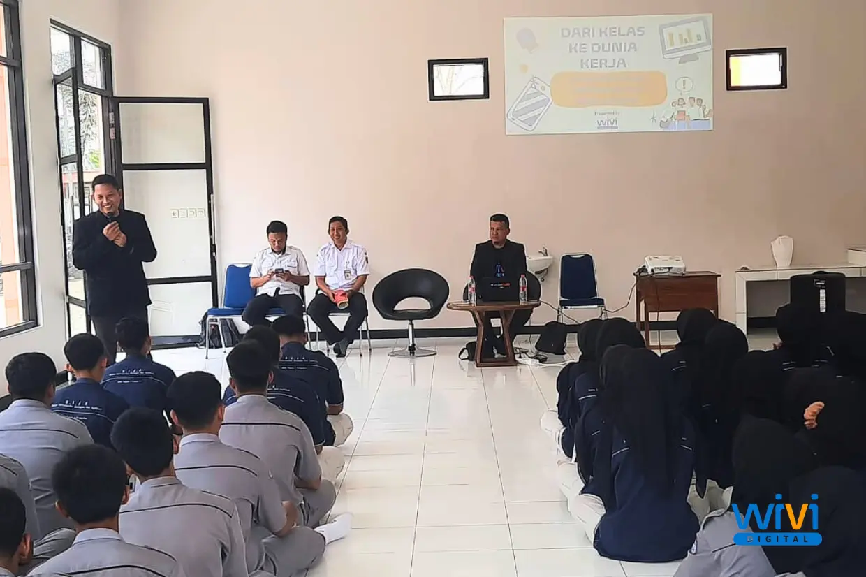 Penyampaian Materi oleh Bapak Teguh Sugiono selaku perwakilan PT Wivi Digital Inovatif